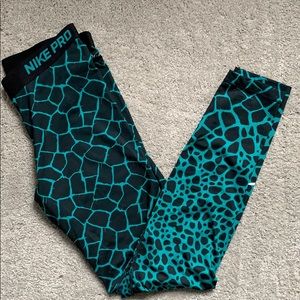 Nike Pro Long Leggings Giraffe Print Sz L